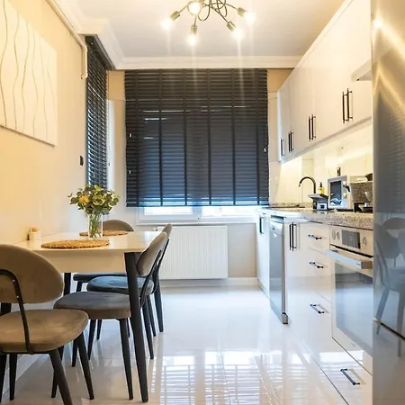 Elis Homes *