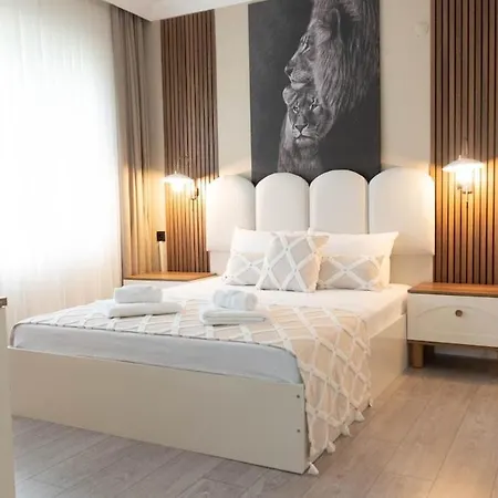 Elis Homes